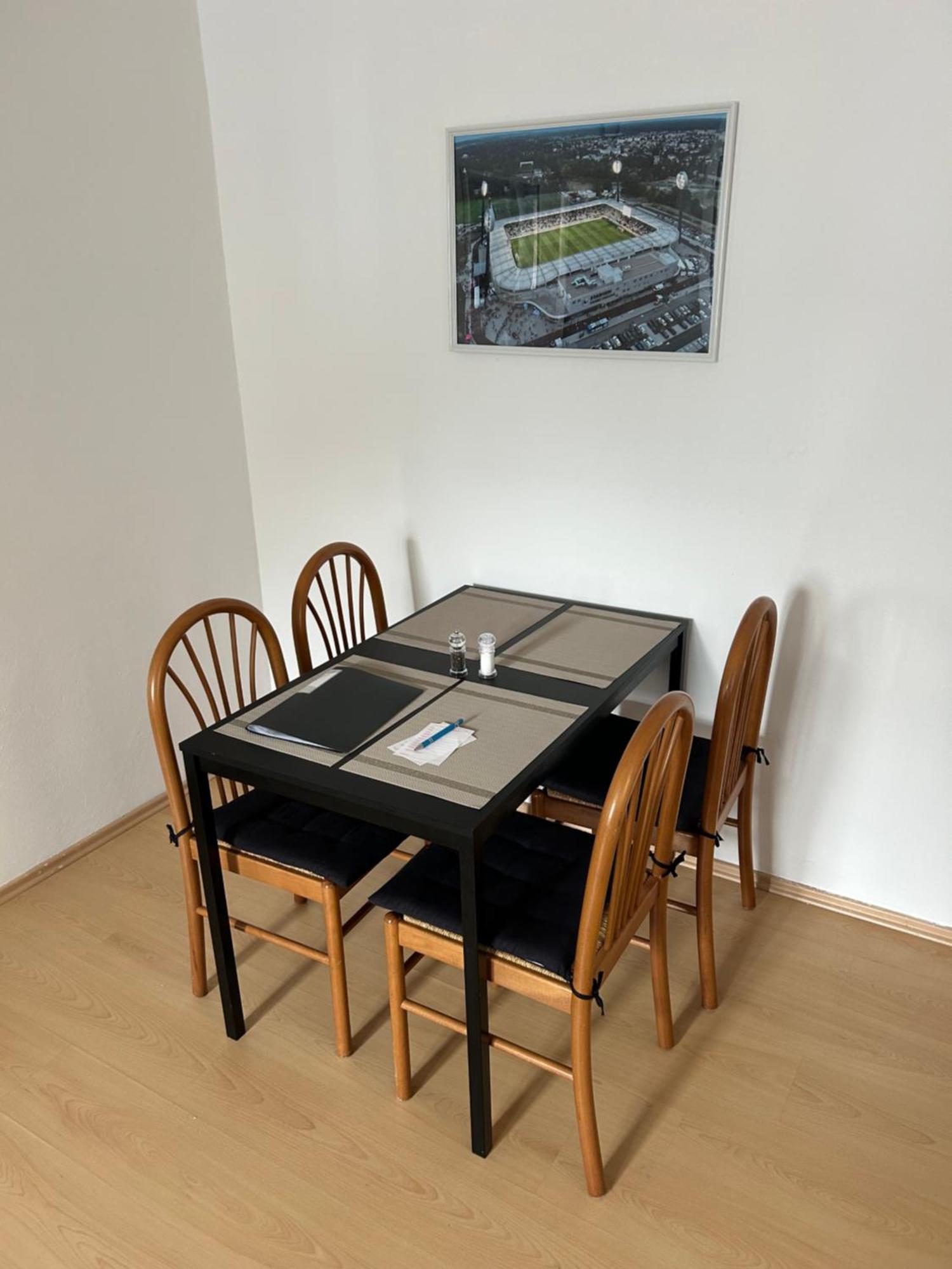 Apartmany U Kubiku ฮราเดตสคราโลเว ภายนอก รูปภาพ